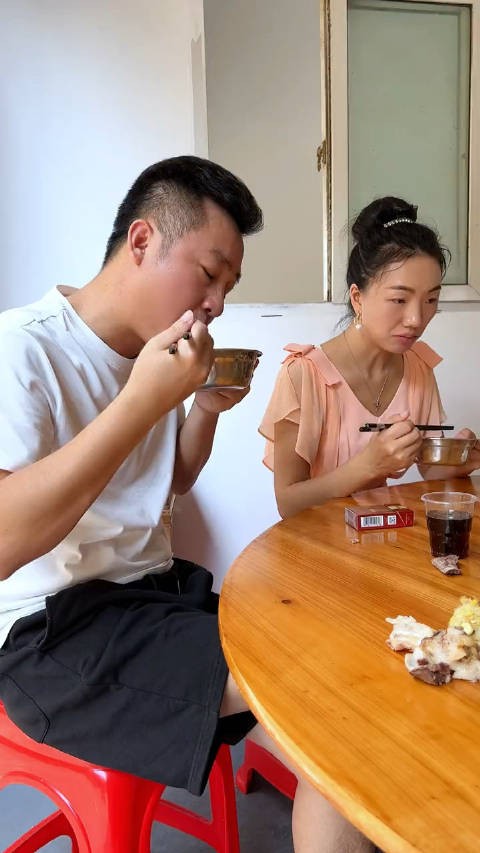 能娶到这样的老婆，这男人太有福了！