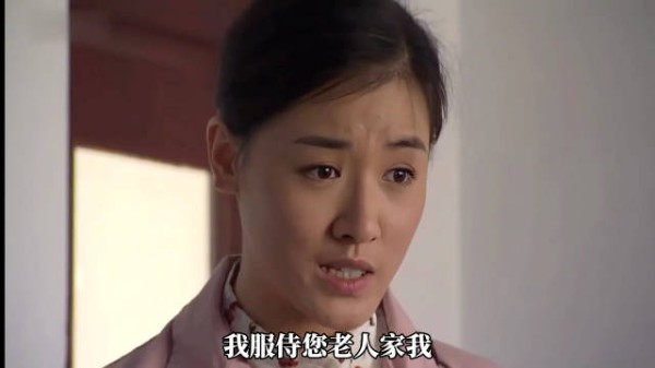 女人被人贩子骗到偏僻小山村给人当媳妇，结果被男人用真心感动了！