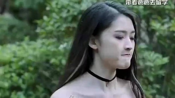 养了18年的女儿，就这么在学校被80，父亲这暴脾气绝对不原谅