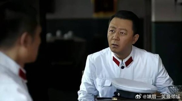 听说老丁被媳妇骂了，德福差点乐出来