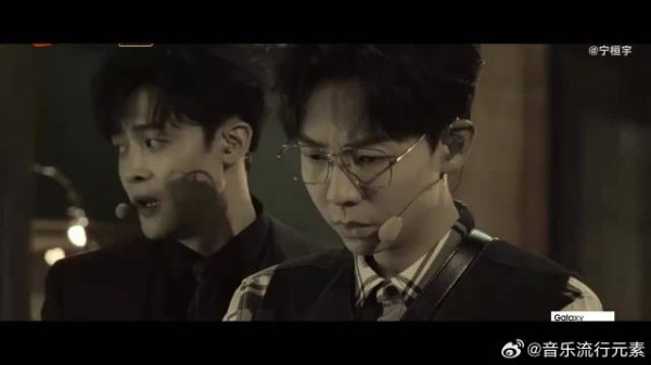付辛博vs石凯披哥舞台大飙演技：邪恶vs清纯