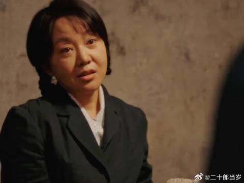 闫妮忙前忙后，吃饭却不让自己和女儿上桌，关键时刻丈夫也掉链子