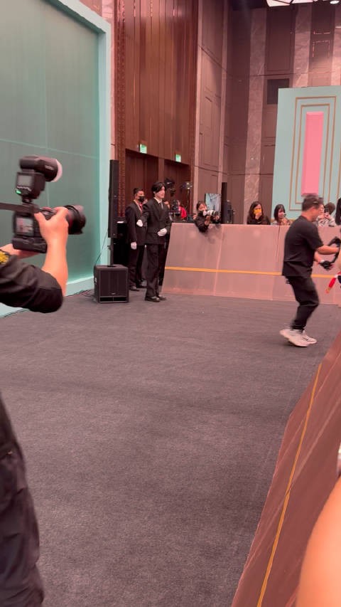 李沁气场全开,霸气十足