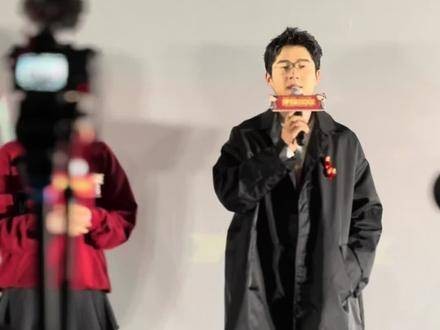 昊然哥哥的口误瞬间，切一下秦福的号上线了 刘昊然说演了秦福变开朗了