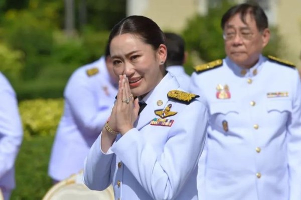 2024年9月7日，泰国总理佩通坦·钦那瓦在位于首都曼谷的总理府与媒体见面。新华社发（拉亨摄）