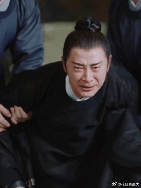 他有天底下最尊贵的身份,却救不下任何人