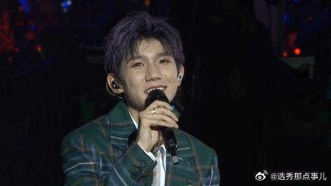 TFBOYS6周年王源演唱《姑娘》,唱的全场沸腾了