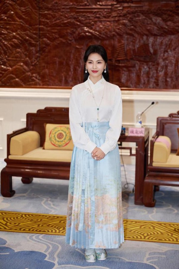 从白蛇到妈祖，46岁的刘涛再次惊艳四众！
