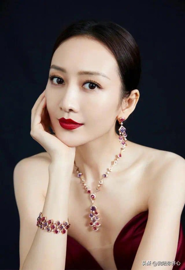 王鸥生娃已一年多，何九华近日首次在节目中回应：我还没有结婚！