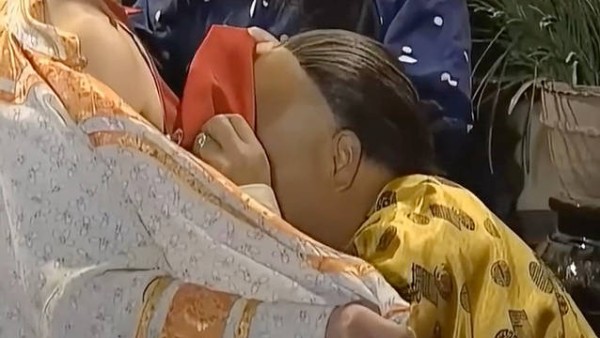 谁还不是个吃奶的宝宝