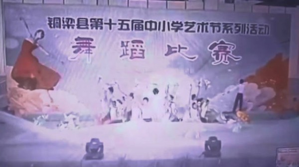 原来田曦薇真的从小就是校花啊