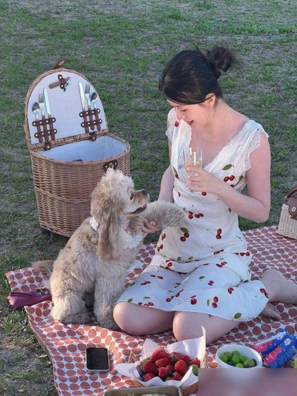 乔欣五一野餐被猜怀孕？婚后状态引热议：这才是嫁对人？