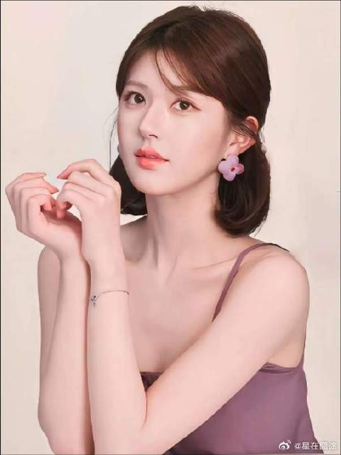 赵露思笑容甜美治愈,少女感扑面而来!