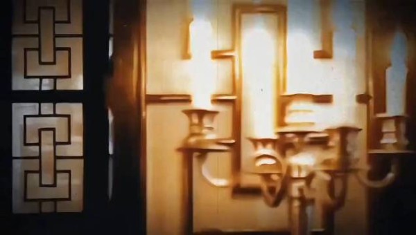 “年轻的时候不要到四川去，那的青年男女风流的很！”