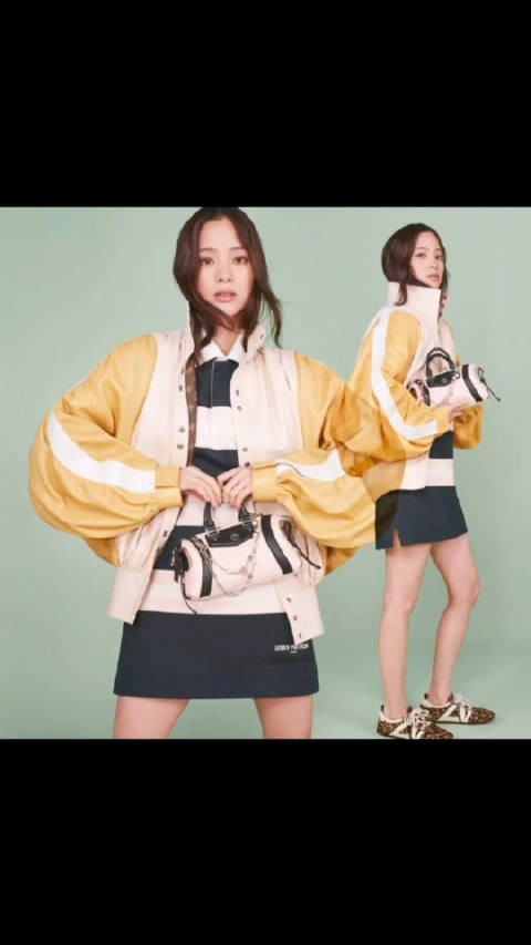 欧阳娜娜真的拿捏住运动风了特别青春特别有活力的一个小女孩娜比面对镜头一