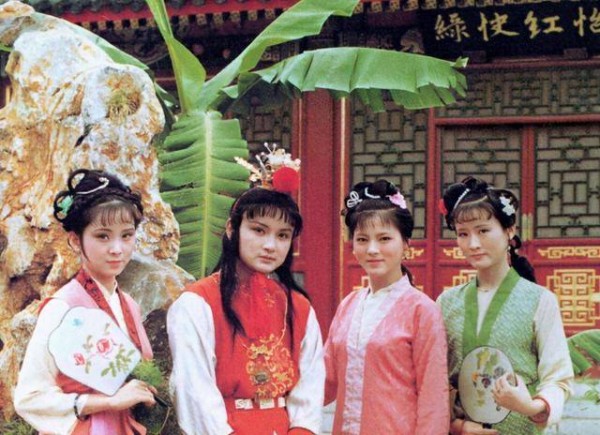 红楼梦中，宝玉初试云雨情的人，为何是袭人呢？袭人的手段很高明