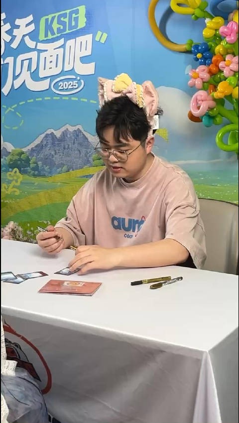 在线营业中 粉色耳朵发箍适配度100000%!