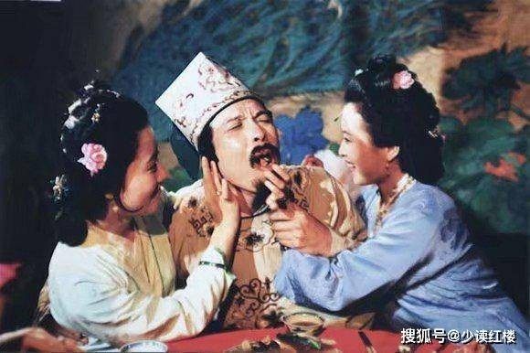 红楼梦：贾珍格外疼爱贾蔷，背后有什么猫腻吗？