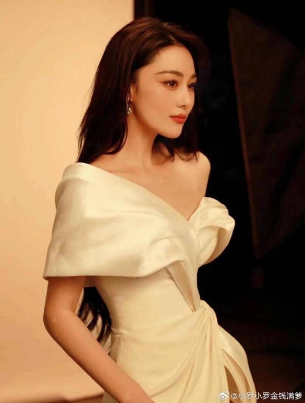 Angelababy与文咏珊：从情同姐妹到各奔东西，她们的故事比偶像剧还精彩