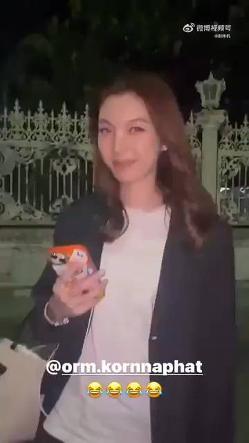 昨天粉丝放了一段陈奥的视频,陈奥说这啥年代的,junji今天评论,是姐拍的