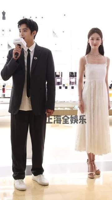 于适与陈都灵一同现身,俊男美女的组合十分养眼