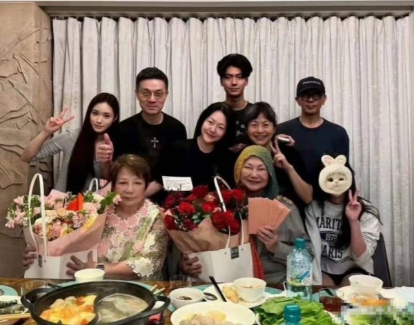 汪小菲晒图打脸S家！大S儿女陪马筱梅过母亲节，儿子祝福文字太唏嘘