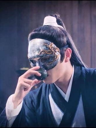 许凯的扁络桓真是太迷人了，每一帧都像壁纸一样美！