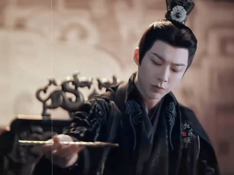 眼神无尽的狠戾和威慑感,尽显枭雄!