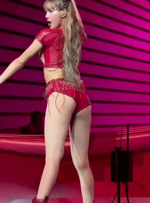 lisa经典扭屁屁