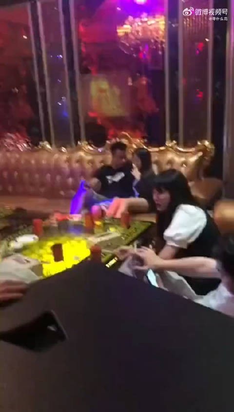 给她脸了，叫领班过来！
