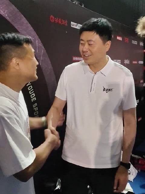 铁笼赛场秒变高端局?两大拳击IP或将擦出火花!
