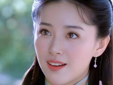 她的眼眸非常美丽