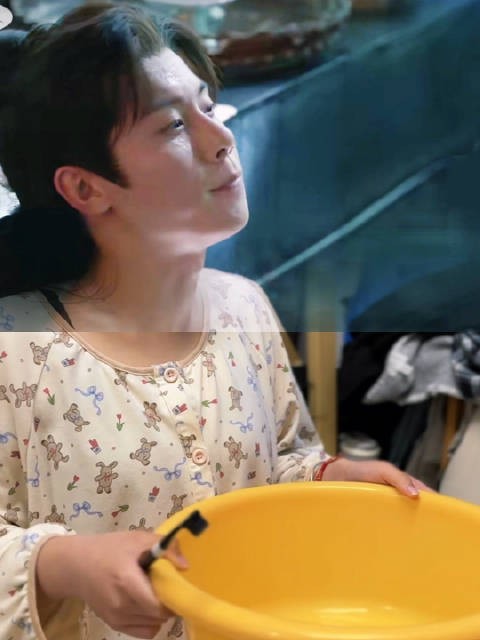 昨天在一起还需要哄骗 今天自己拍上瘾一个 @美少女追剧ing 藏海传二创大赛