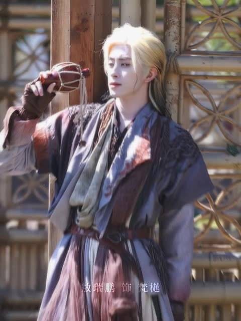 妈妈听我说,这个黄毛特别与众不同呢!