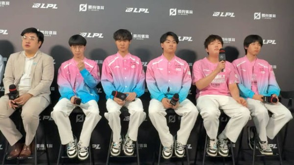 BLG战胜TES后Bin坦言压力减轻,称明日正常发挥即可获胜
