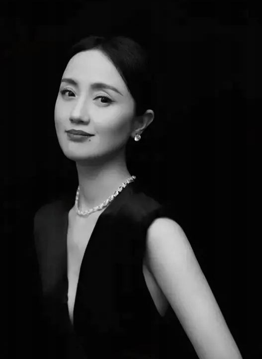 演员辛柏青发讣告，妻子朱媛媛去世