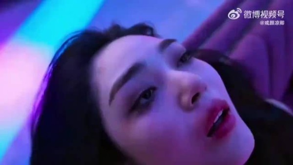富豪夜店狂欢:奢靡生活的底线在哪里?