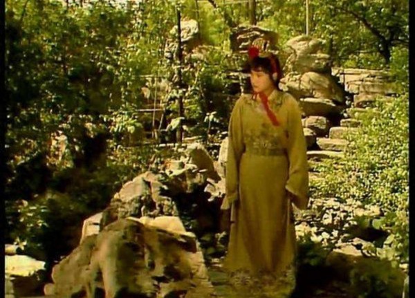 红楼梦：刘姥姥，离开荣府时一个极小的细节，可见她熟稔人情