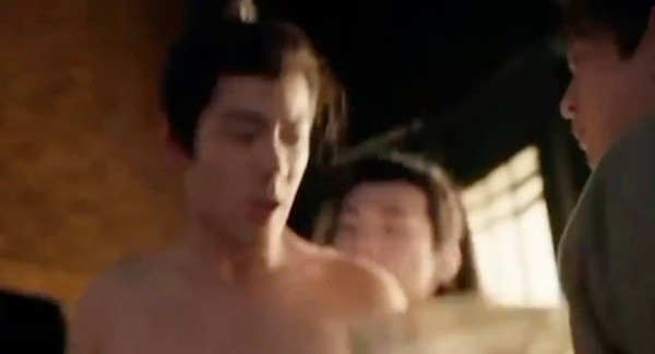 哦莫，郑晓龙你也没说剧里有这尺度啊！