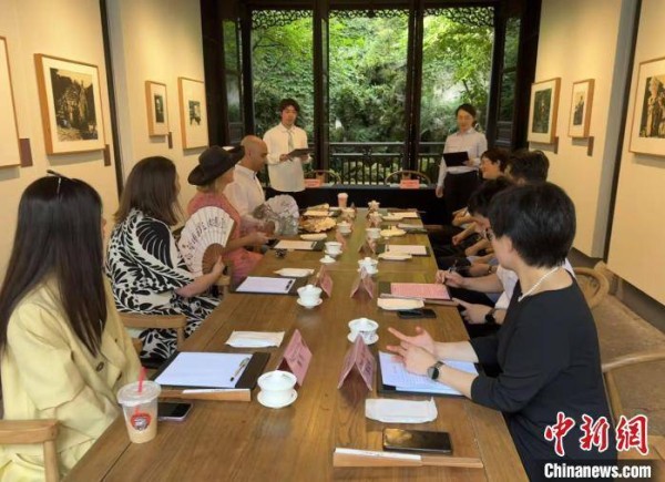 鲁迅跨时空“对话”狄更斯 后人共促中英文化交流
