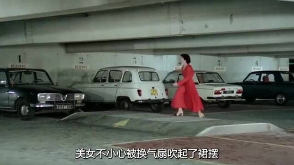 男人对性感美女一见钟情，跟随对方回家过夜，结果却沦为了笑柄