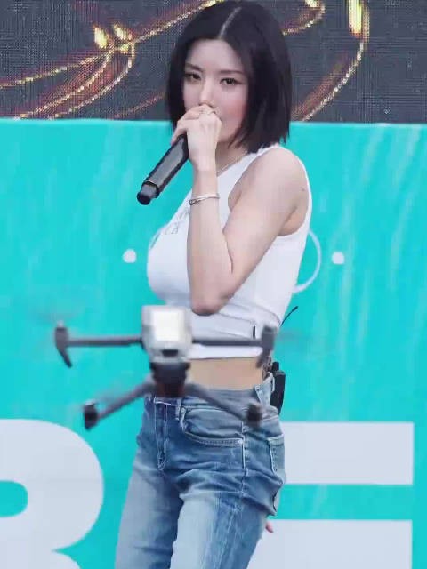 权恩妃《hello stranger》