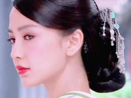 果敢率真的云歌 Angelababy