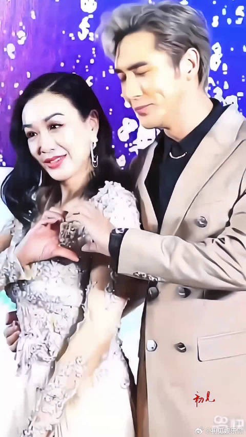 钟丽缇夫妇又大秀恩爱了,两人年龄相差12岁