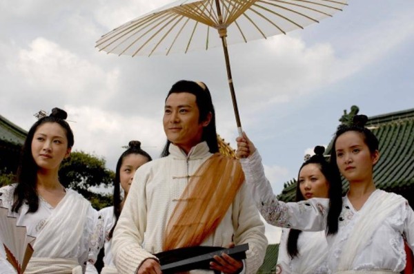 金庸为何让甄志丙欺辱小龙女，而欧阳克放过黄蓉？长大我们才明白