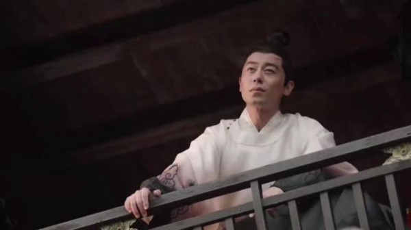 明媚鲜活却不自知,意气风发正是少年模样