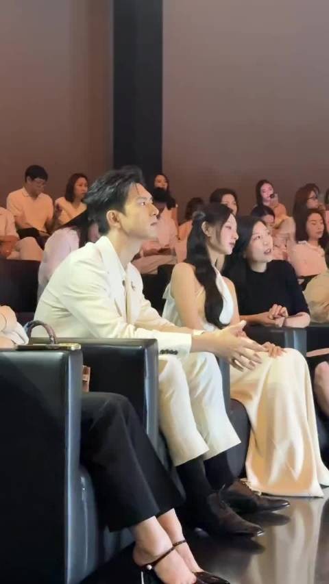 李现金智媛同框生图曝光，西装碎钻眼妆气场碰撞