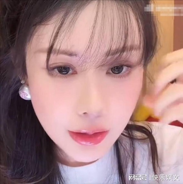 网红韦雪官宣与男朋友分手，分手的人那么多，分分合合也很正常