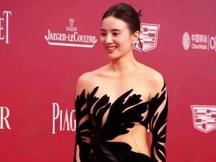女明星们的身高对比，真的令人惊讶于宋佳的高挑