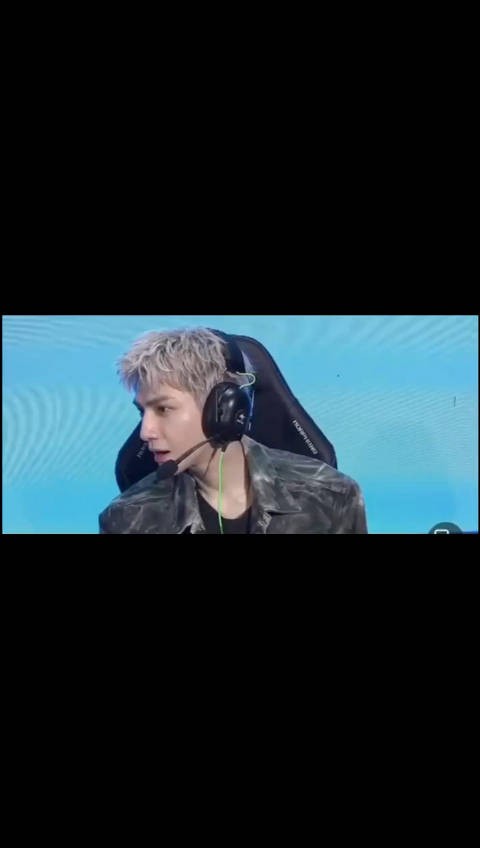 罗云熙被赞颜值突破次元壁